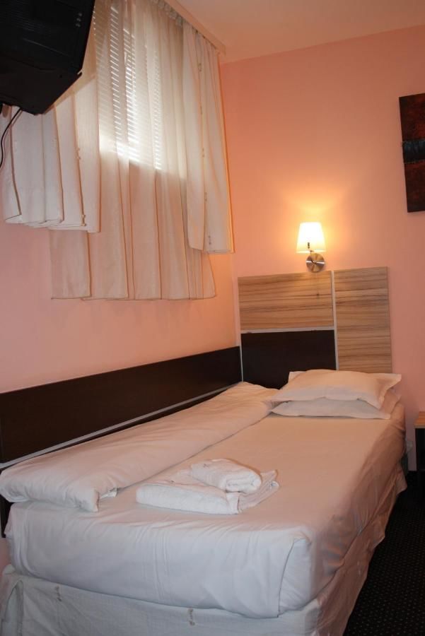 Отель Hotel Orlando София-31
