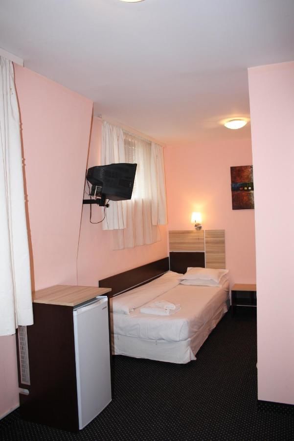 Отель Hotel Orlando София-34