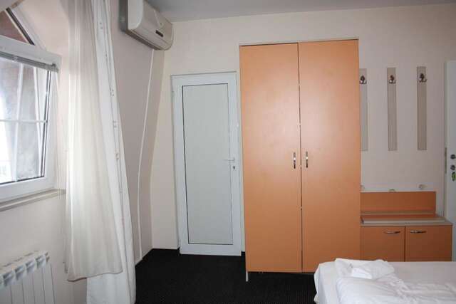 Отель Hotel Orlando София-22